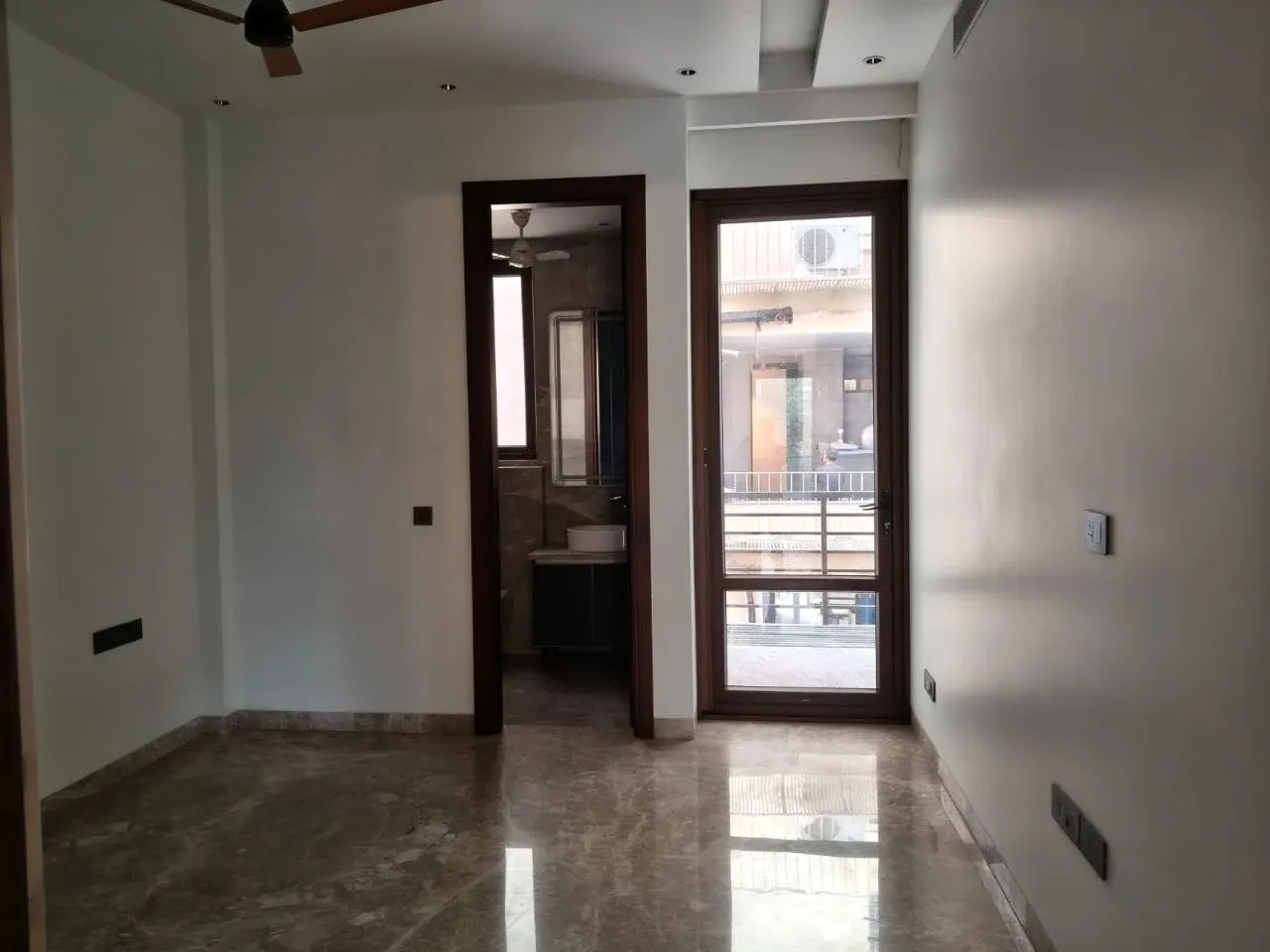 4 BHK 1st Floor Apartment In Defence Colony