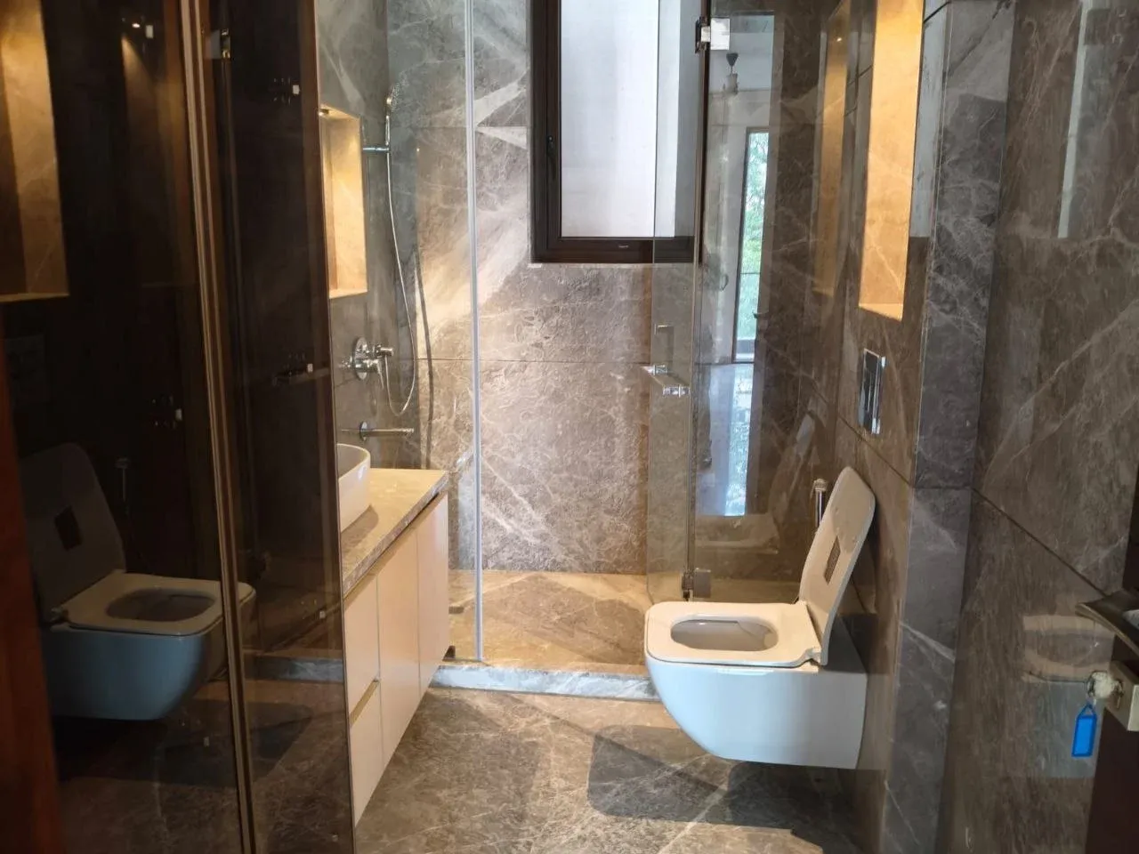 4 BHK 1st Floor Apartment In Defence Colony