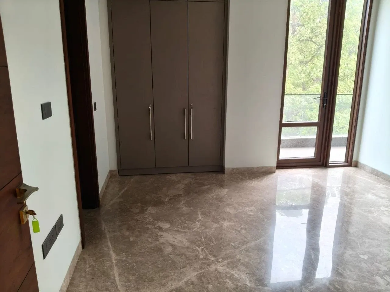 4 BHK 1st Floor Apartment In Defence Colony