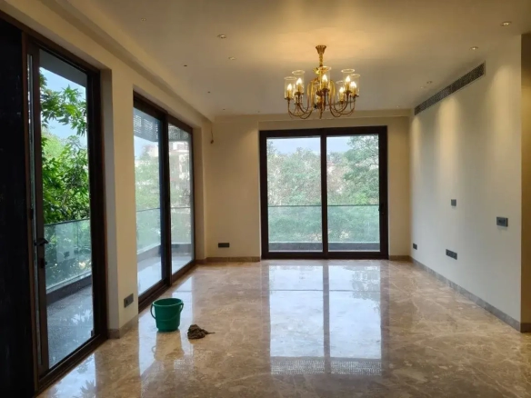 4 BHK 1st Floor Apartment In Defence Colony