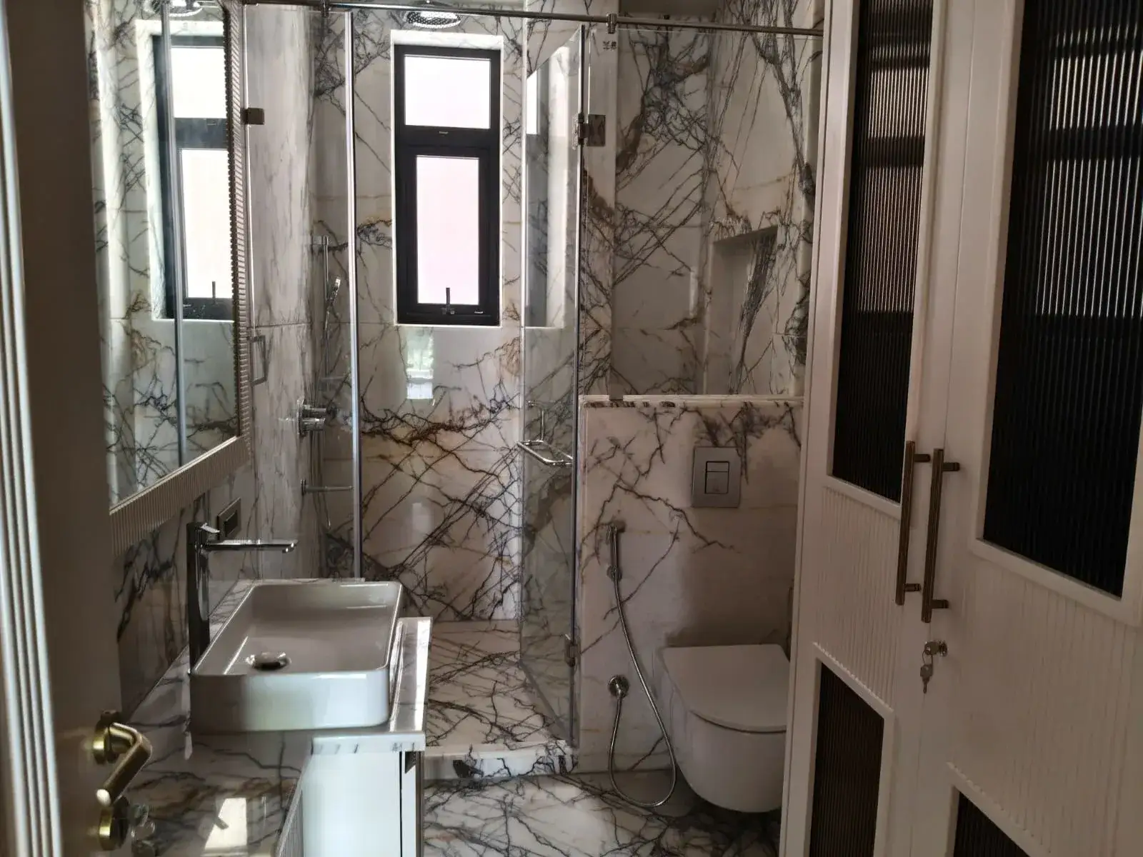 3 BHK Flat/Apartment For Rent In Defence Colony, South Delhi