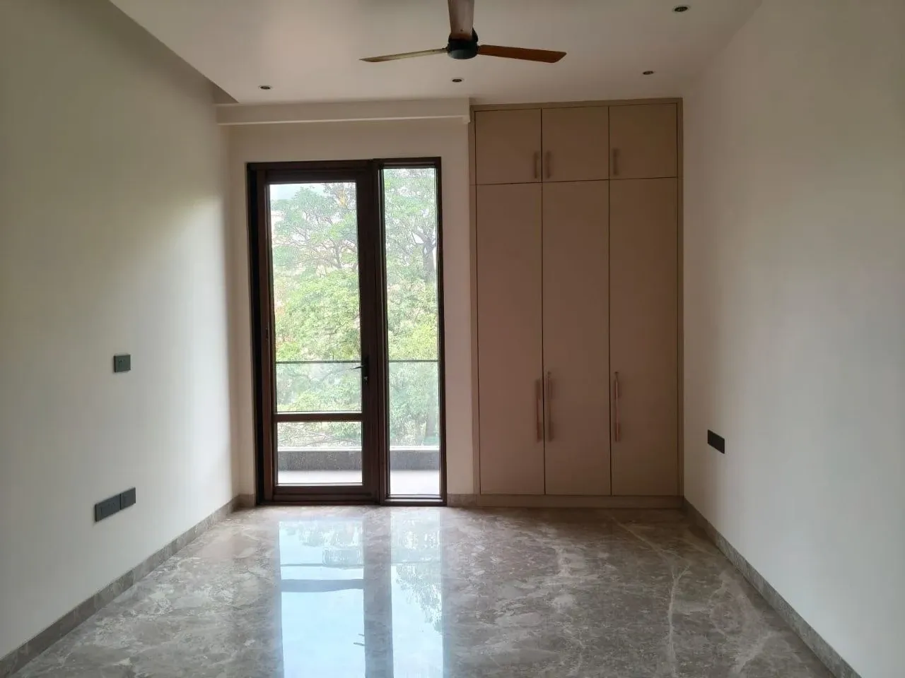 4 BHK 1st Floor Apartment In Defence Colony